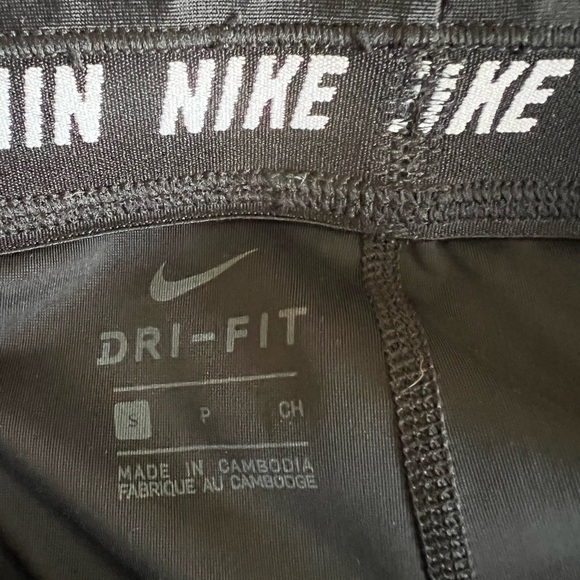 Nike workout leggings. Use but looks like new. Size S. - Picture 3 of 4